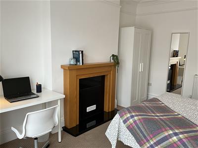 Picture 4
